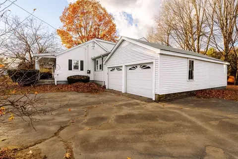 33 Howard Ave, Easthampton, MA 01027 photo 4