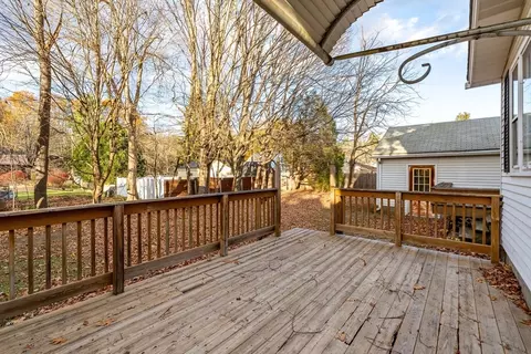 33 Howard Ave, Easthampton, MA 01027 photo 10