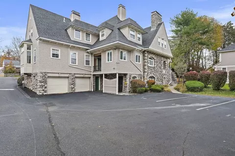 18 Jasper Ln #18, Randolph, MA 02368