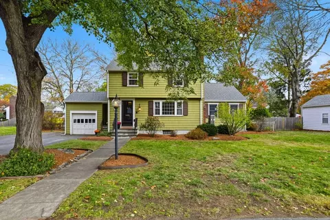 5 Sheffield Rd, Stoneham, MA 02180