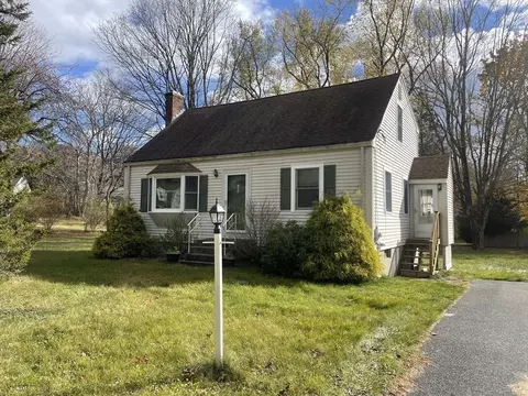 Exterior - 732 King St, Franklin, MA 02038 photo 3 of 3