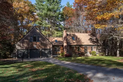 5 June St, Pepperell, MA 01463