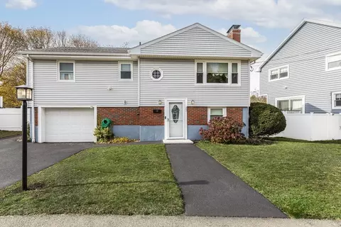 22 Calabrese St, Salem, MA 01970
