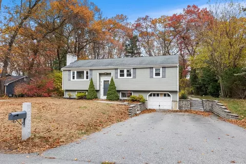 25 Sarah St, Burlington, MA 01803