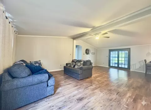 9 Juniper Cir, Rockland, MA 02370