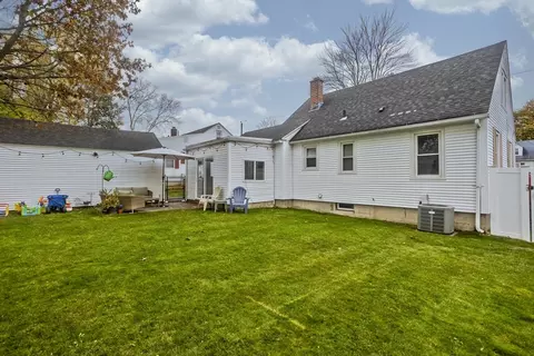 91 Lancaster St, Springfield, MA 01118 photo 4