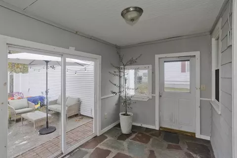 91 Lancaster St, Springfield, MA 01118 photo 38