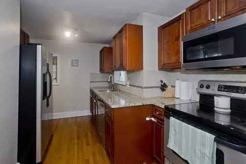 91 Lancaster St, Springfield, MA 01118 photo 8