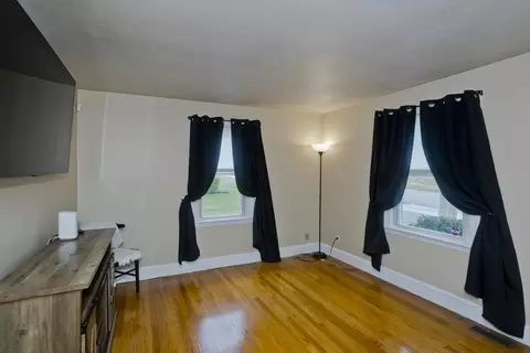 91 Lancaster St, Springfield, MA 01118 photo 17