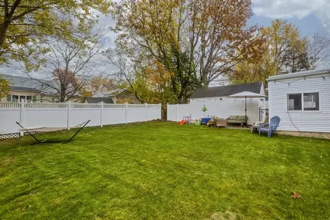 91 Lancaster St, Springfield, MA 01118 photo 41