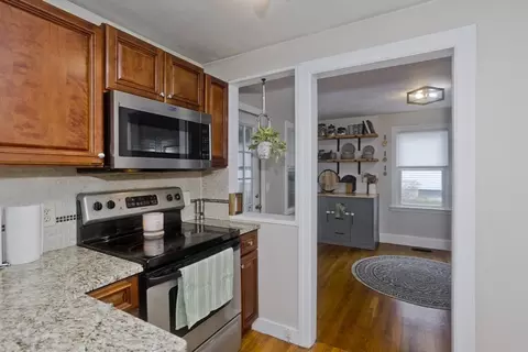 91 Lancaster St, Springfield, MA 01118 photo 9