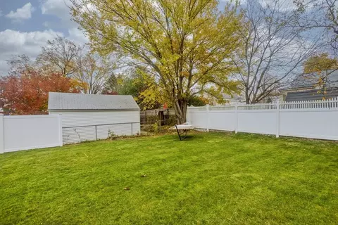 91 Lancaster St, Springfield, MA 01118 photo 40
