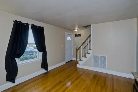 91 Lancaster St, Springfield, MA 01118 photo 16