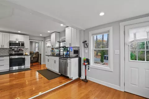 Entry Way - 38 Twichell St, Athol, MA 01331 photo 2 of 5