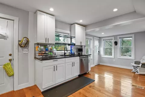 Entry Way - 38 Twichell St, Athol, MA 01331 photo 3 of 5