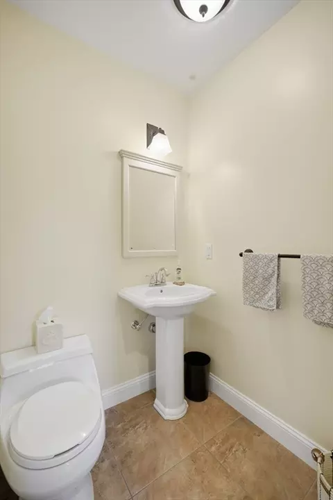 559 E State St, Granby, MA 01033 photo 12