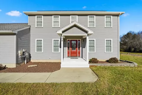 559 E State St, Granby, MA 01033 photo 2