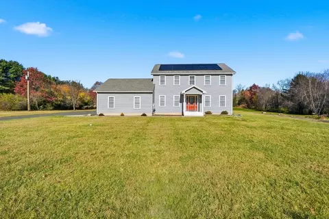 559 E State St, Granby, MA 01033