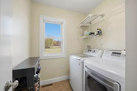 559 E State St, Granby, MA 01033 photo 13