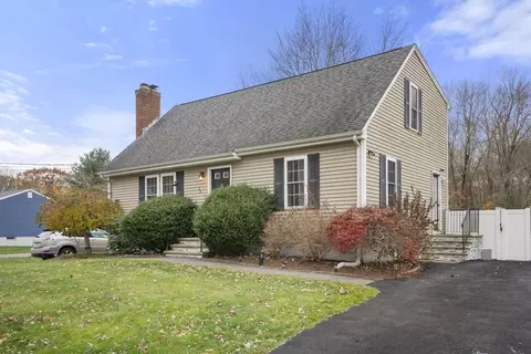 29 Williams Ave, Taunton, MA 02780