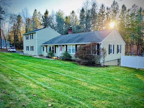 55 Pommogussett Rd, Rutland, MA 01543