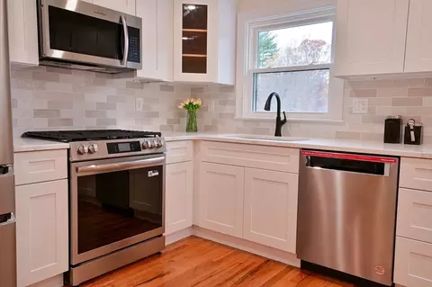 33 Marla Ln, Reading, MA 01867 photo 6