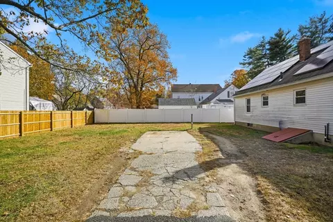 Exterior - 803 Armory St, Springfield, MA 01107 photo 7 of 8
