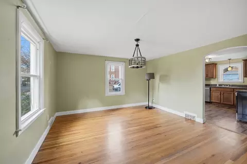 Living - 803 Armory St, Springfield, MA 01107 photo 1 of 5