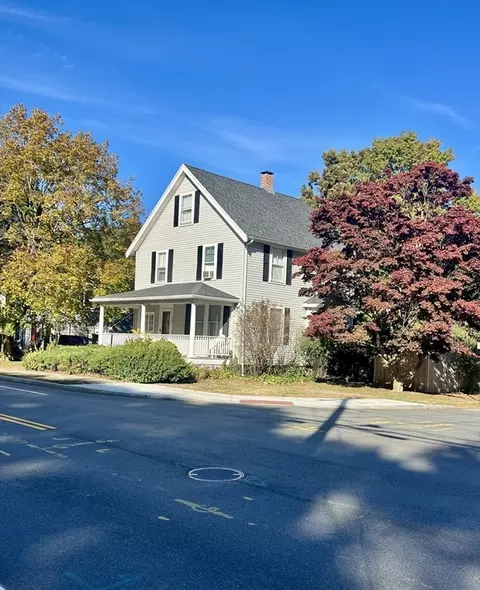556 Webster St, Needham, MA 02494 photo 2