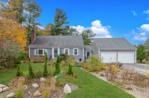 11 Joanne Dr, Marion, MA 02738