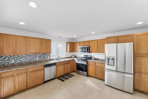 215 Cambridge St, Fall River, MA 02721 photo 13