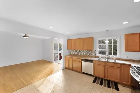 215 Cambridge St, Fall River, MA 02721 photo 12