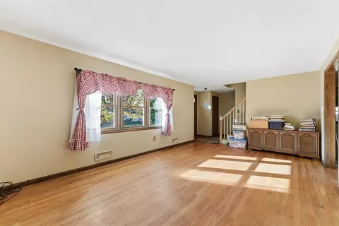 56 Hadley St, Springfield, MA 01118 photo 13