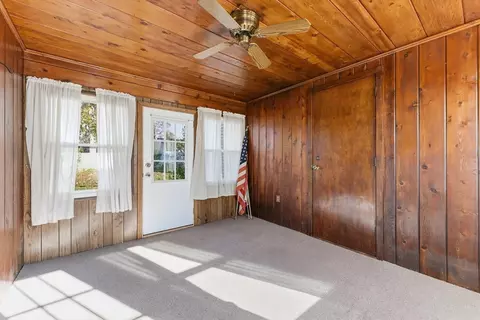 56 Hadley St, Springfield, MA 01118 photo 4