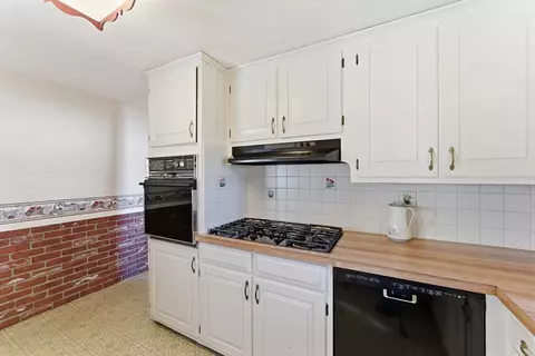 56 Hadley St, Springfield, MA 01118 photo 7