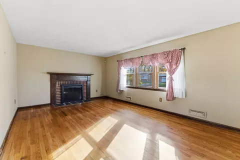 56 Hadley St, Springfield, MA 01118 photo 14