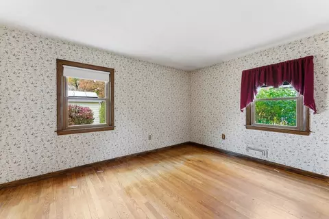 56 Hadley St, Springfield, MA 01118 photo 18
