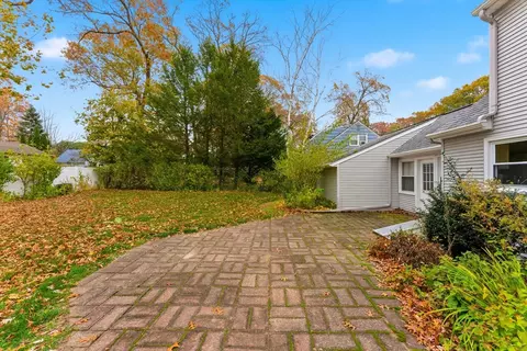 56 Hadley St, Springfield, MA 01118 photo 36