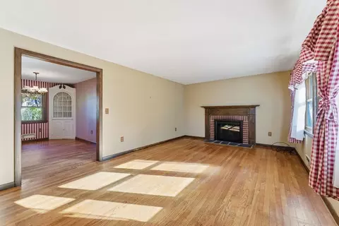 56 Hadley St, Springfield, MA 01118 photo 12