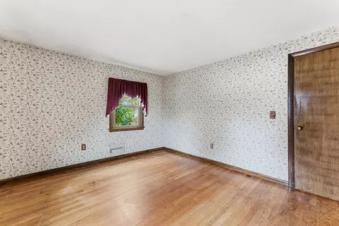 56 Hadley St, Springfield, MA 01118 photo 19