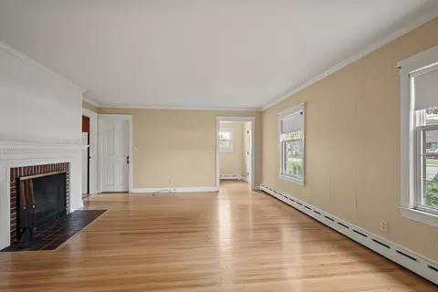 Living - 133 Thompson Rd, Webster, MA 01570 photo 6 of 9