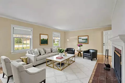 Living - 133 Thompson Rd, Webster, MA 01570 photo 3 of 9