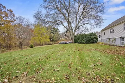 Exterior - 133 Thompson Rd, Webster, MA 01570 photo 5 of 6