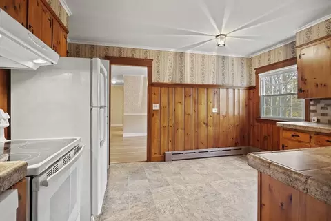 Kitchen - 133 Thompson Rd, Webster, MA 01570 photo 2 of 4