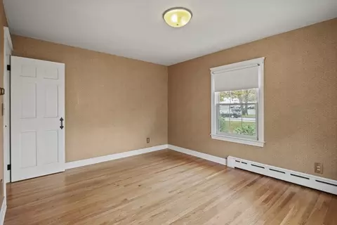 Bedroom - 133 Thompson Rd, Webster, MA 01570 photo 5 of 9