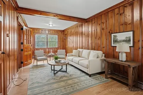 Living - 133 Thompson Rd, Webster, MA 01570 photo 7 of 9