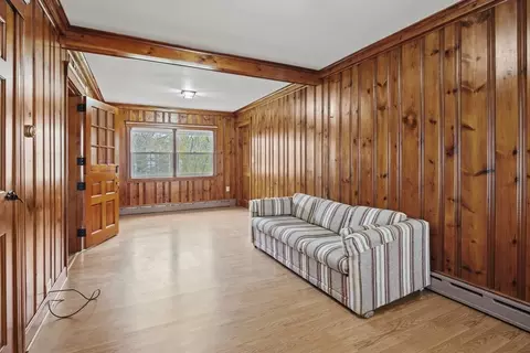 Living - 133 Thompson Rd, Webster, MA 01570 photo 8 of 9
