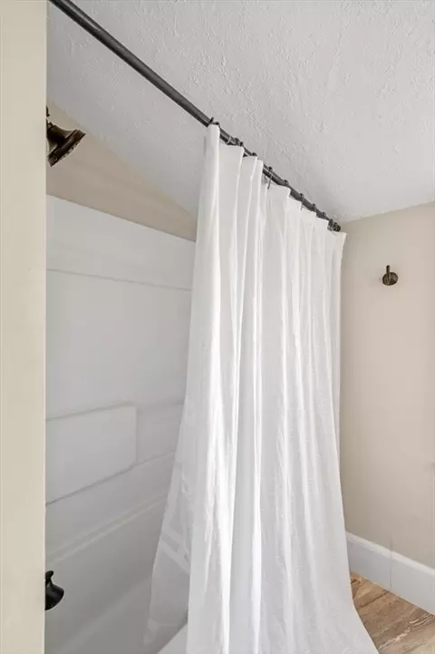Bath - 16 Lyman St, Beverly, MA 01915 photo 3 of 3