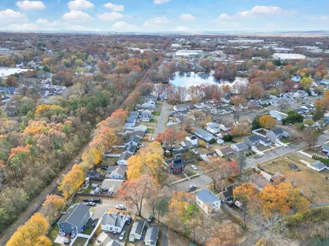 View/Area - 49 Mohegan Ave, Springfield, MA 01151 photo 4 of 5