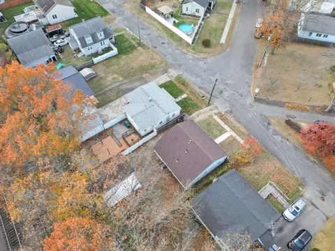 View/Area - 49 Mohegan Ave, Springfield, MA 01151 photo 3 of 5
